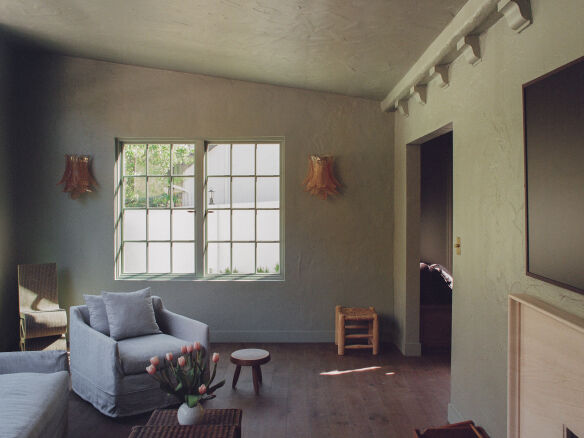 la tudor spec remodel by ome dezin austin leis photo 7  